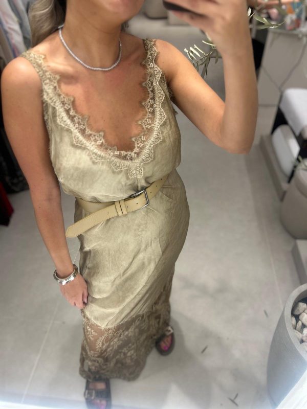 לצרף לשמלת מארי 2